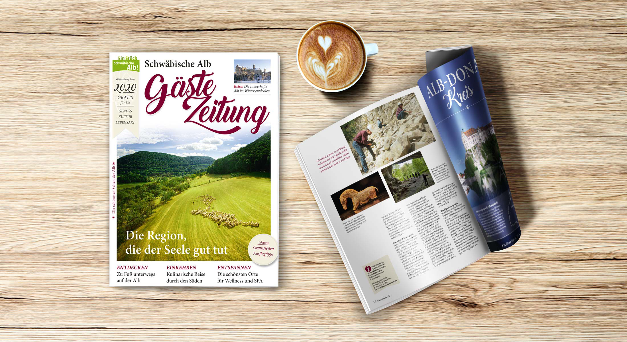 Magazin Gästezeitung Schwäbische Alb Formschön GmbH Gästezeitung Schwäbische Alb, liegt aufgeschlagen auf Tisch neben einer Tasse Cappuccino